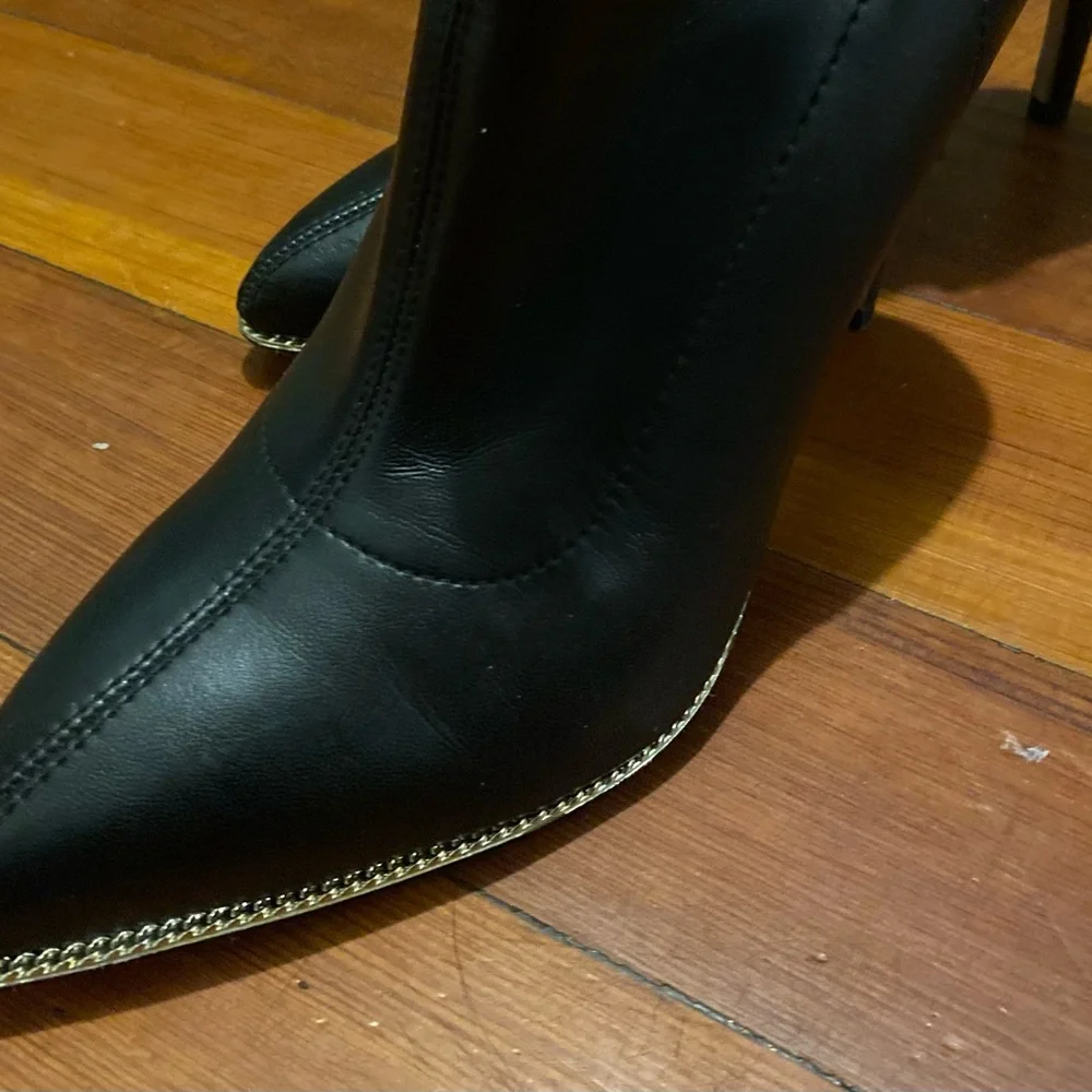 Elegant Black Leather Men's Shoes - Picture 3 of 5